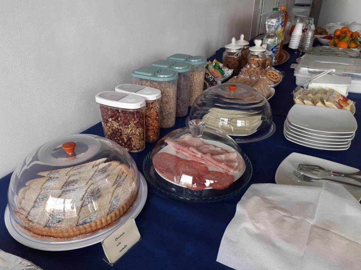 Un Passo Dal Mare - Guest House Lido Di Fondi Εξωτερικό φωτογραφία